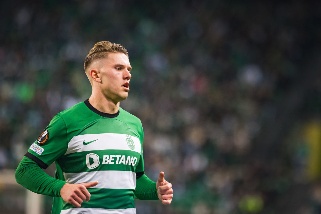 Viktor Gyokeres of Sporting CP in action during the UEFA