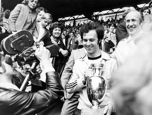 UEFA European Football Championship 1972, final-round in Belgium, final in Brussels: Fed. Rep. of Germany vs. USSR 3:0- European Champion Fed. Rep. of Germany, German team captain Franz Beckenbauer with cup, June 18, 1972
